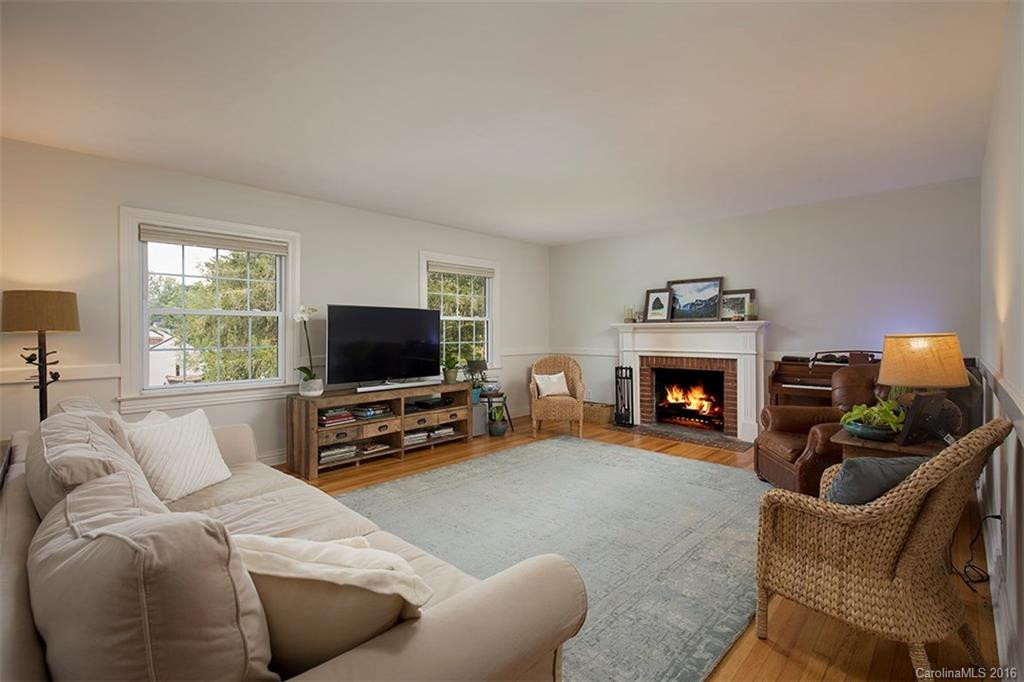 140 Lakeview Avenue - Photo 4