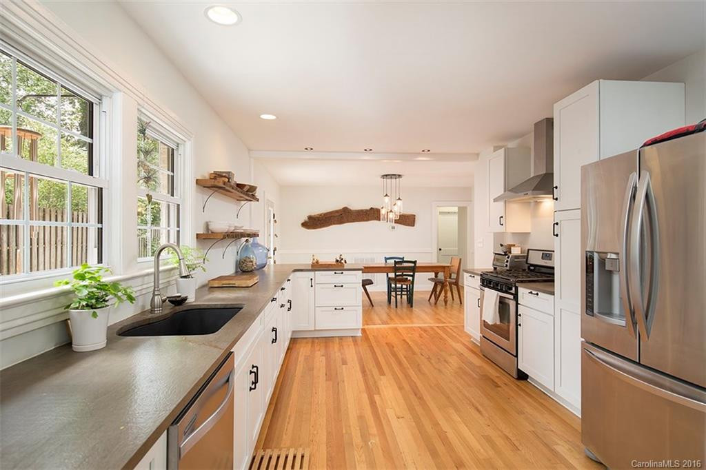 140 Lakeview Avenue - Photo 8