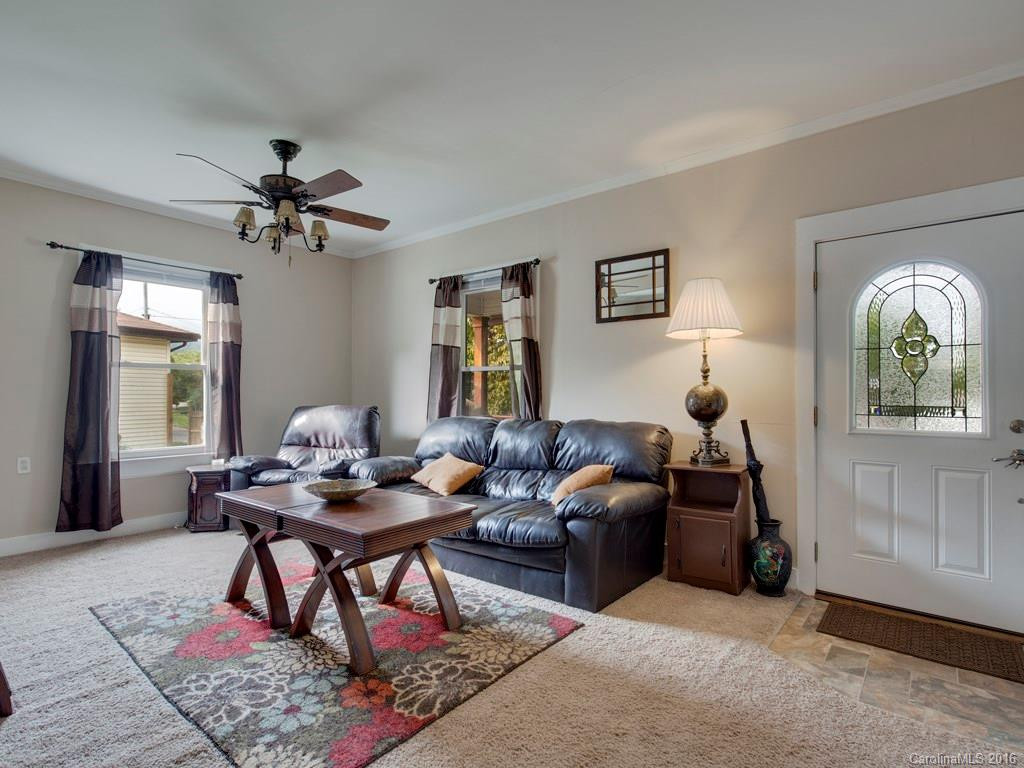 114 Edwards Avenue - Photo 2
