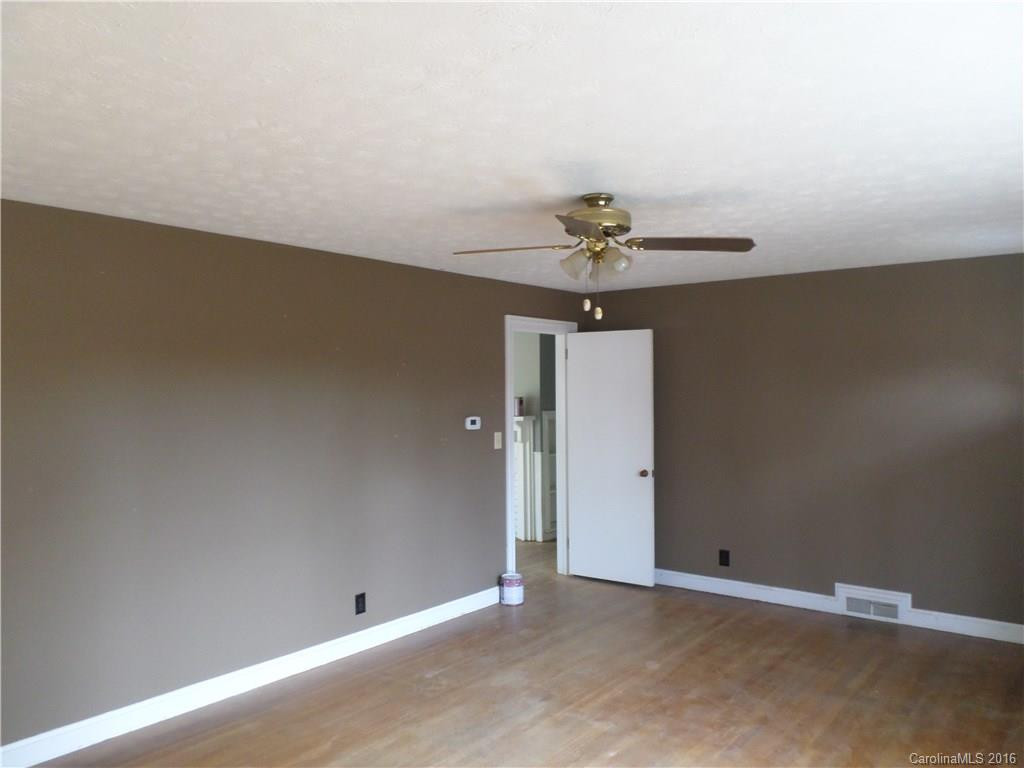 623 Higate Road - Photo 3