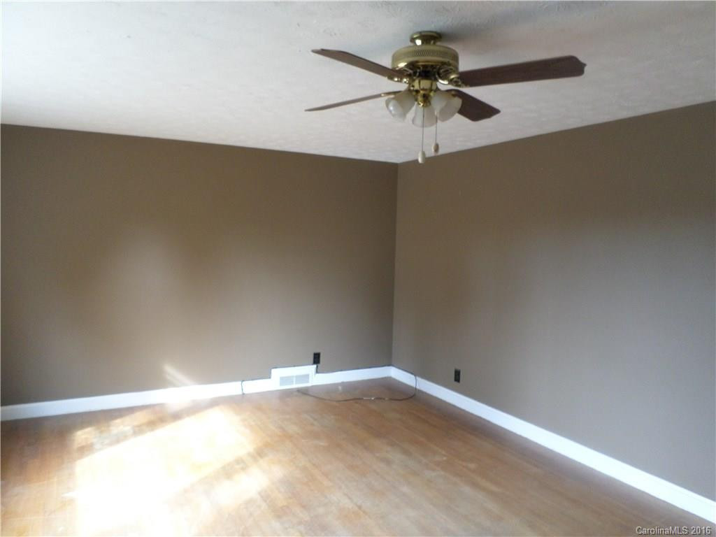 623 Higate Road - Photo 4