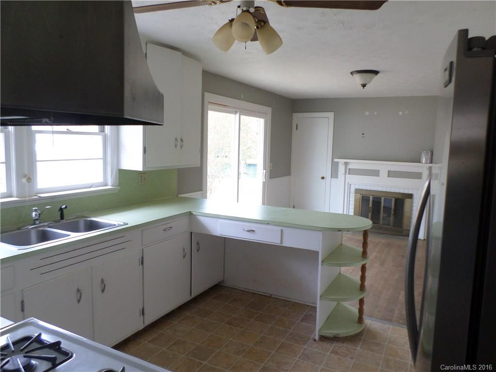623 Higate Road - Photo 6