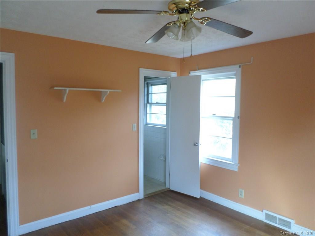 623 Higate Road - Photo 8