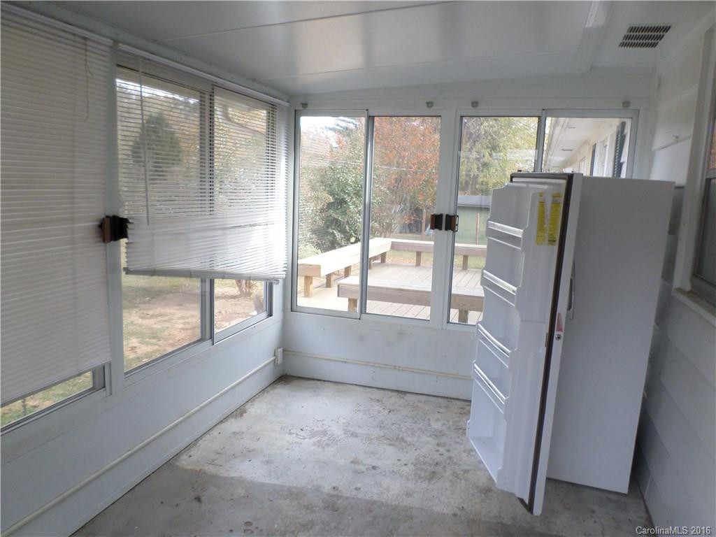 623 Higate Road - Photo 10
