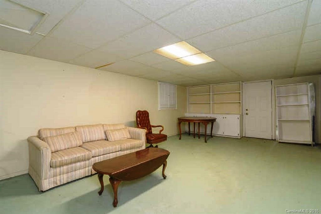 18 Robinhood Road - Photo 16