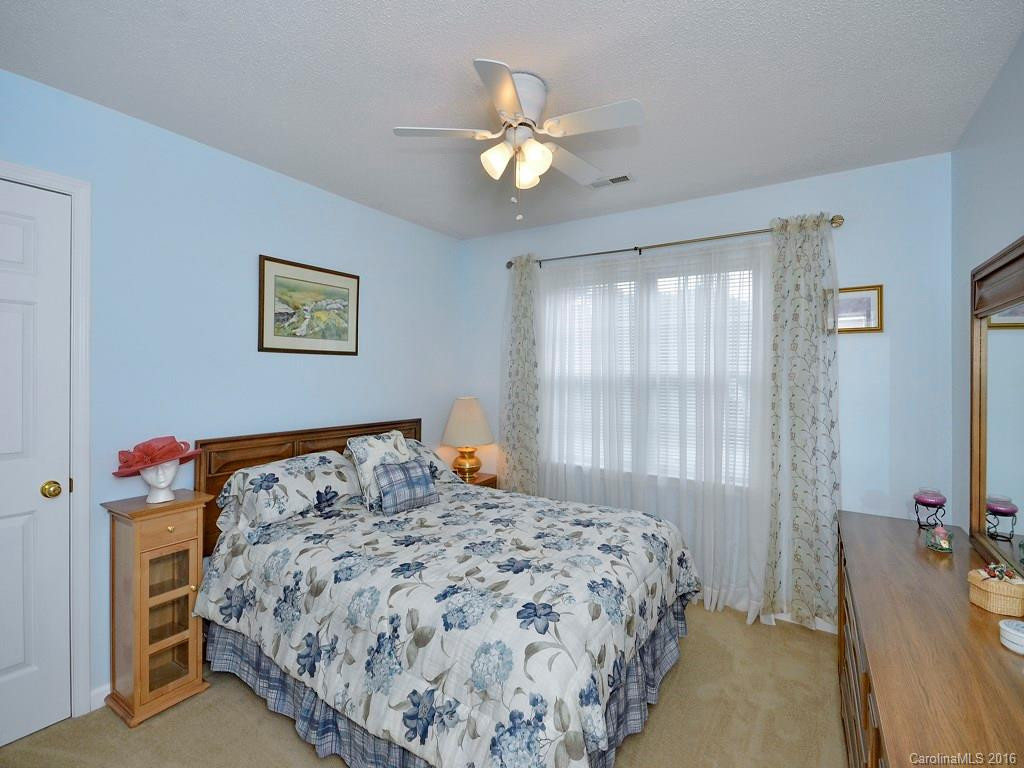 1215 Pebble Lane - Photo 18