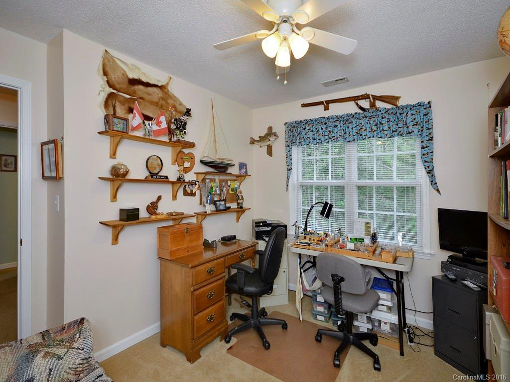 1215 Pebble Lane - Photo 21