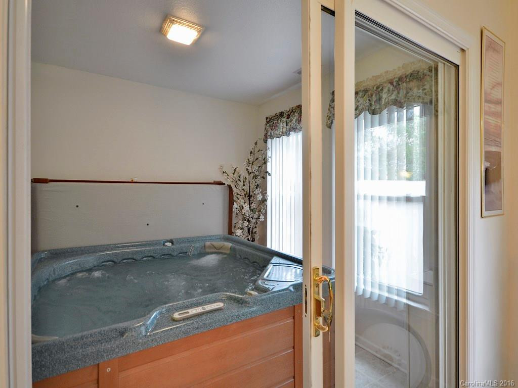 1215 Pebble Lane - Photo 7