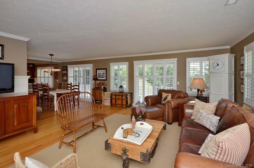 140 South Drive - Photo 5