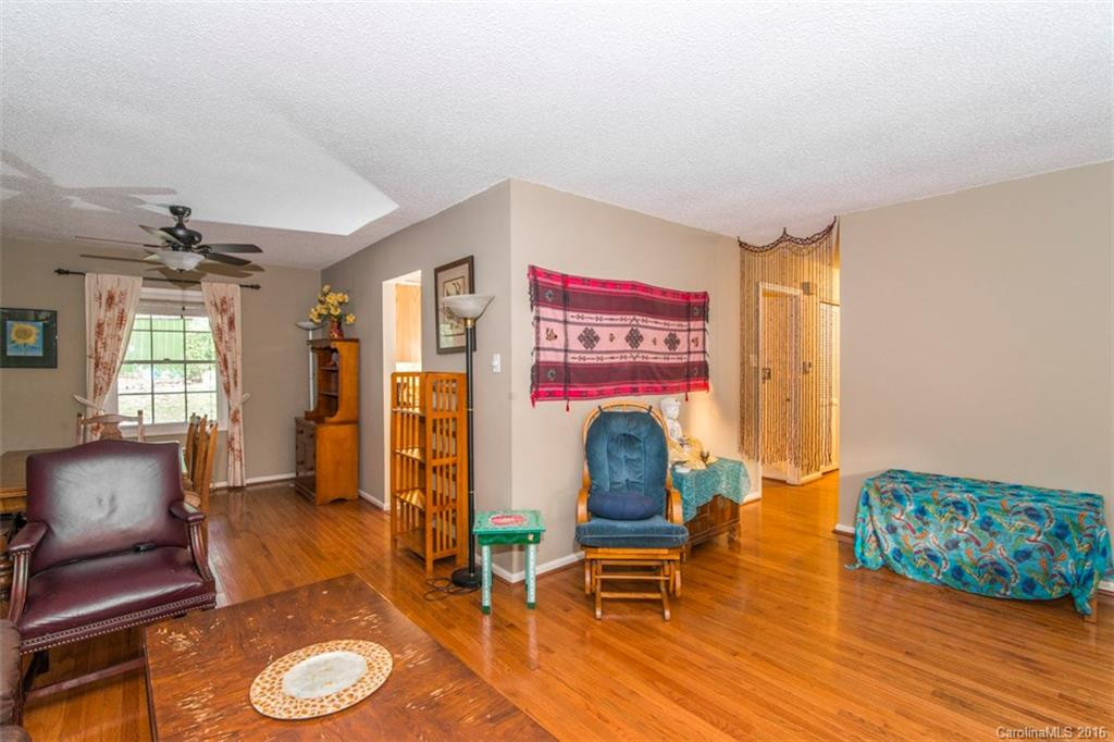 19 Glen Meadows Road - Photo 4