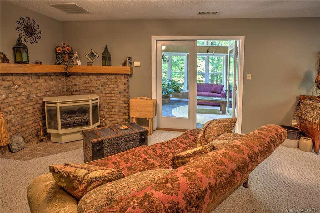290 Skyland Drive - Photo 7