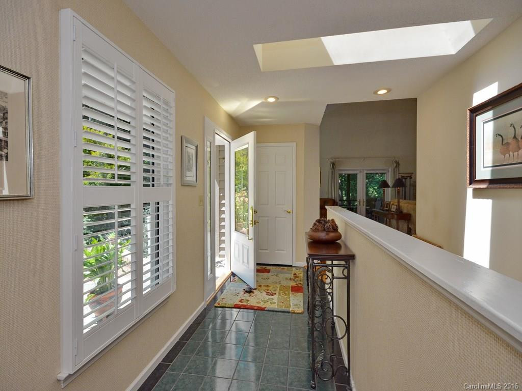 126 Stonebridge Drive - Photo 2