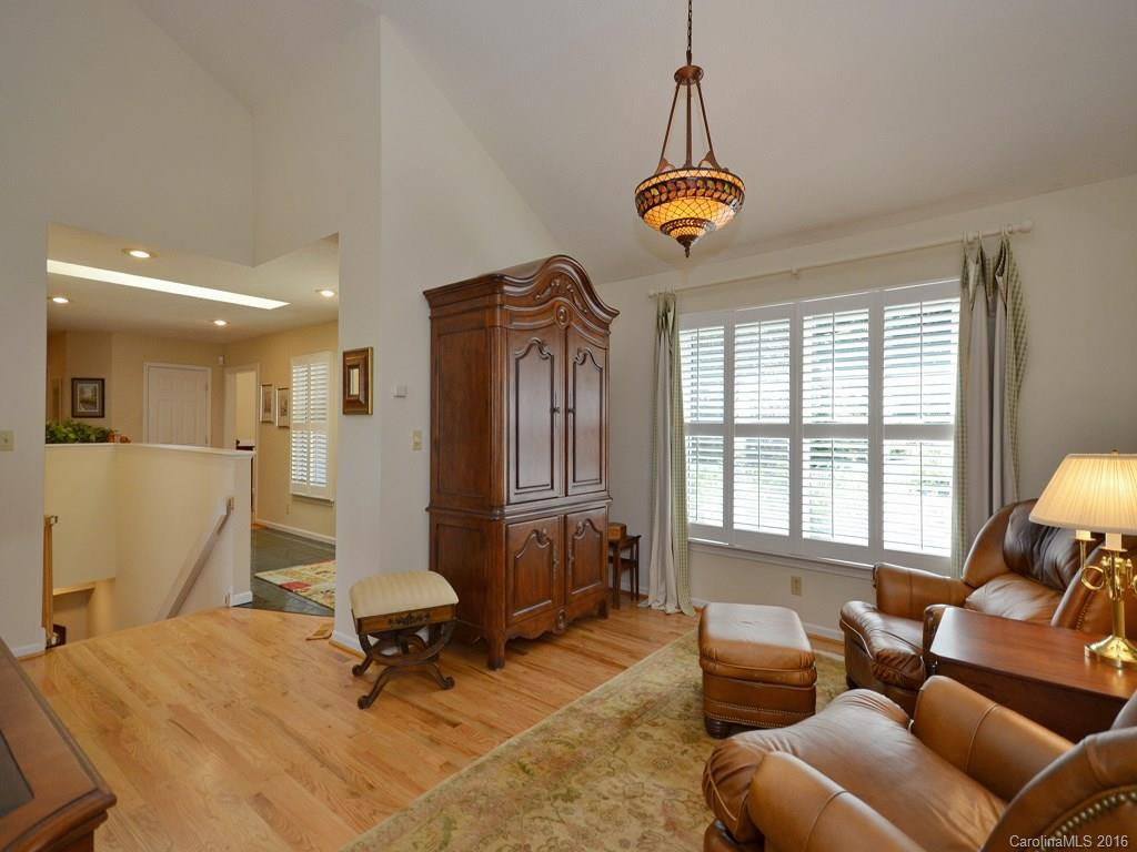 126 Stonebridge Drive - Photo 3