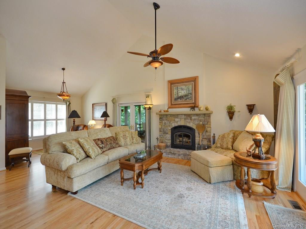 126 Stonebridge Drive - Photo 4