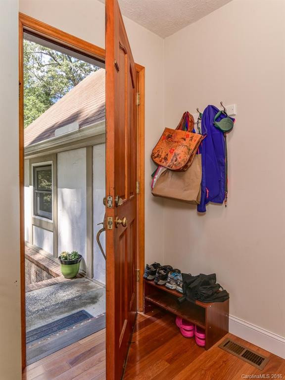 140 Evergreen Hill Drive - Photo 3