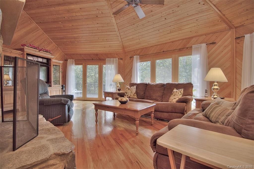 325 Aberdeen Farm Drive - Photo 2