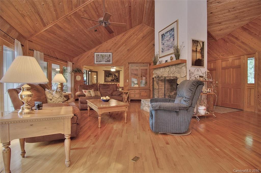 325 Aberdeen Farm Drive - Photo 3