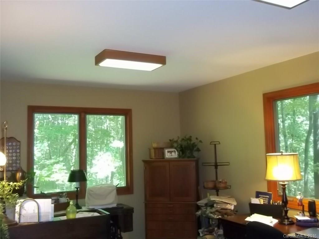 547 Robin Hood Road - Photo 15
