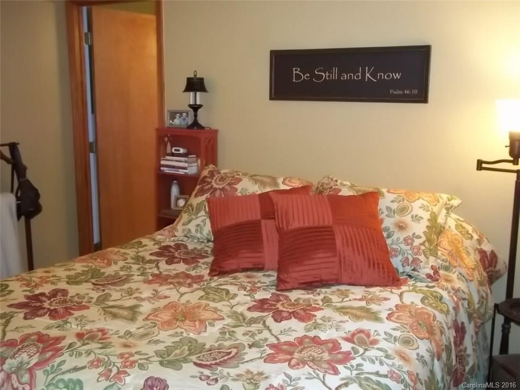 547 Robin Hood Road - Photo 17