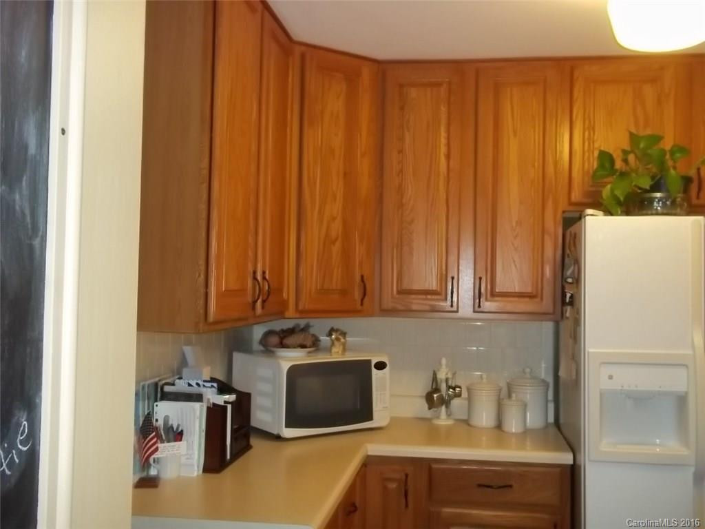 547 Robin Hood Road - Photo 7