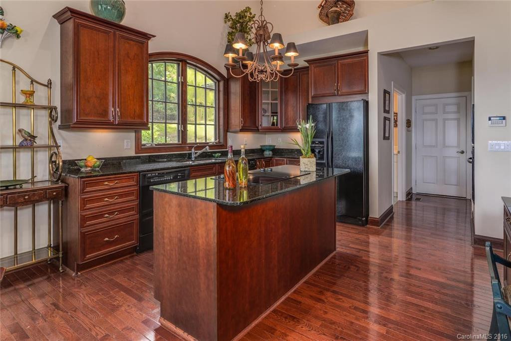 115 Woody Lane - Photo 8