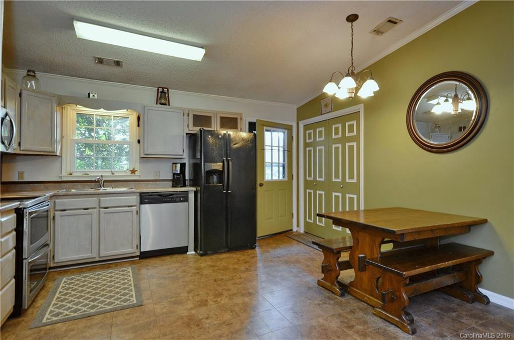 446 Rowland Road - Photo 5