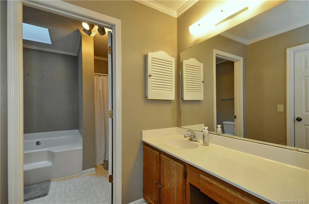 446 Rowland Road - Photo 8