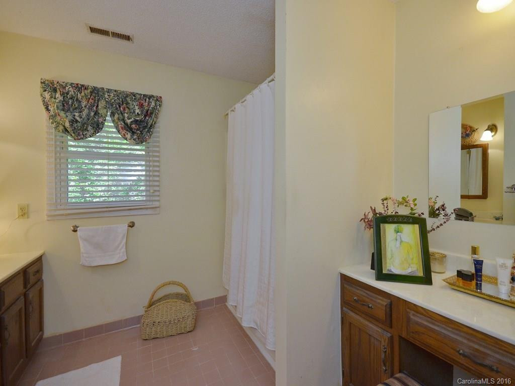 5 Knollwood Place - Photo 18