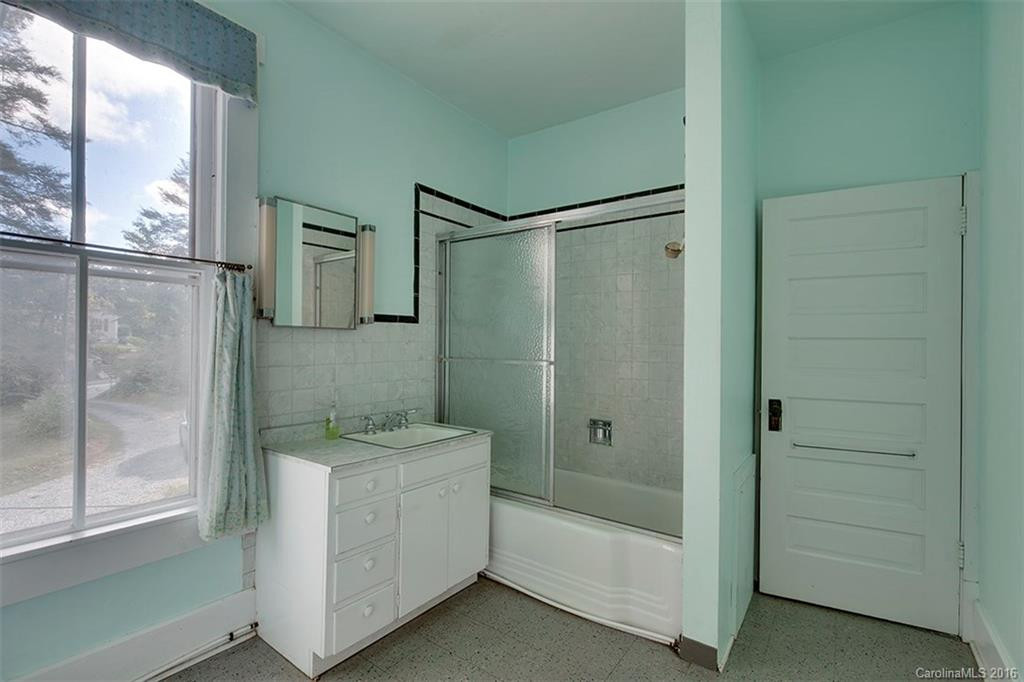 705 Probart Street - Photo 12