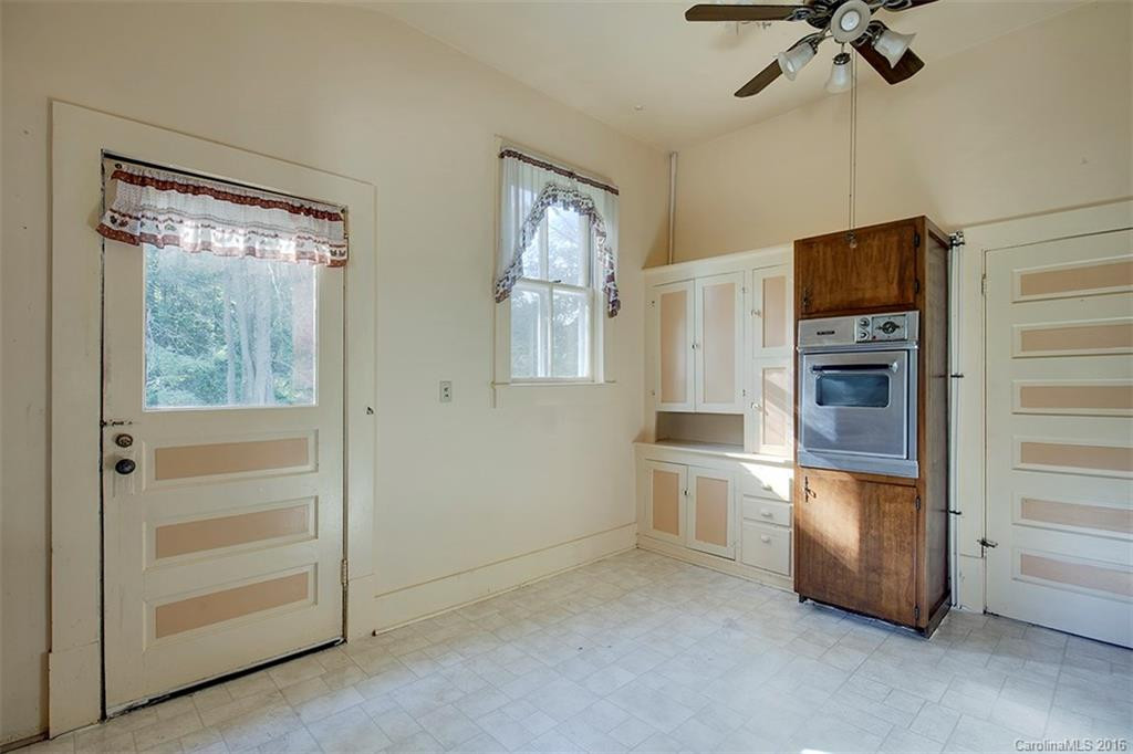 705 Probart Street - Photo 9