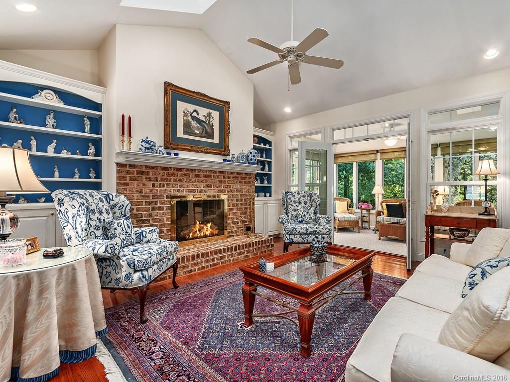 154 Founders Drive - Photo 3