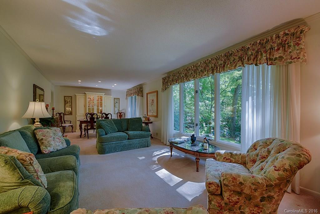 7 Crescent Drive #1 - Photo 2