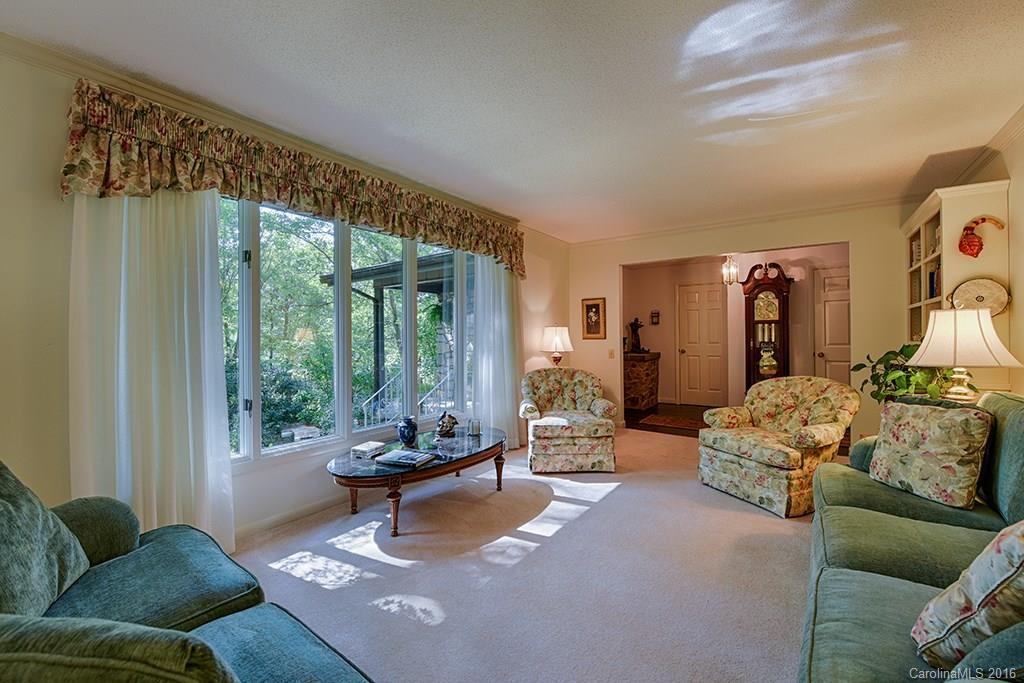 7 Crescent Drive #1 - Photo 3