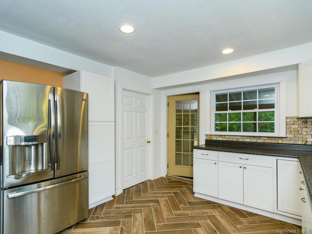 605 White Pine Drive - Photo 11