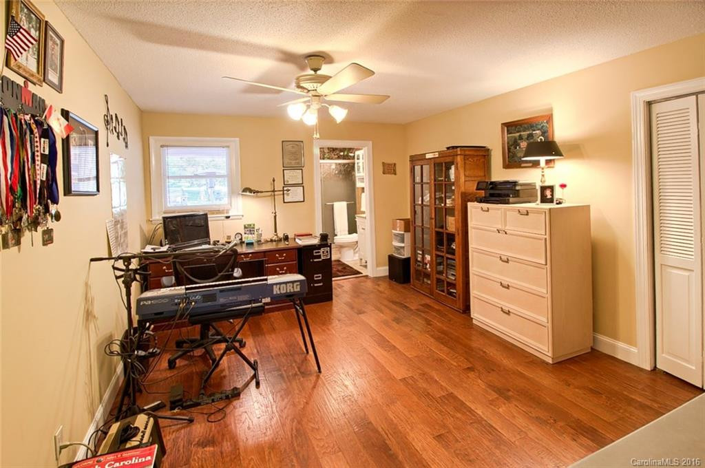 3860 Haywood Road - Photo 12
