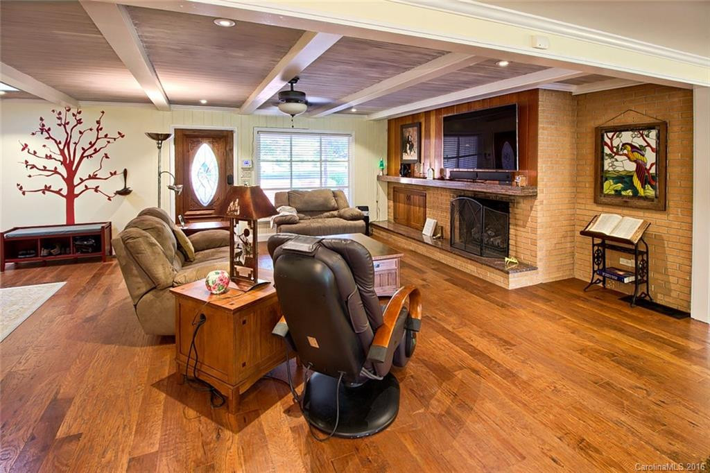3860 Haywood Road - Photo 3