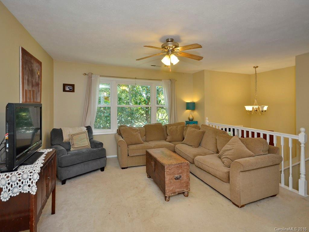 54 Meadow View Drive - Photo 2