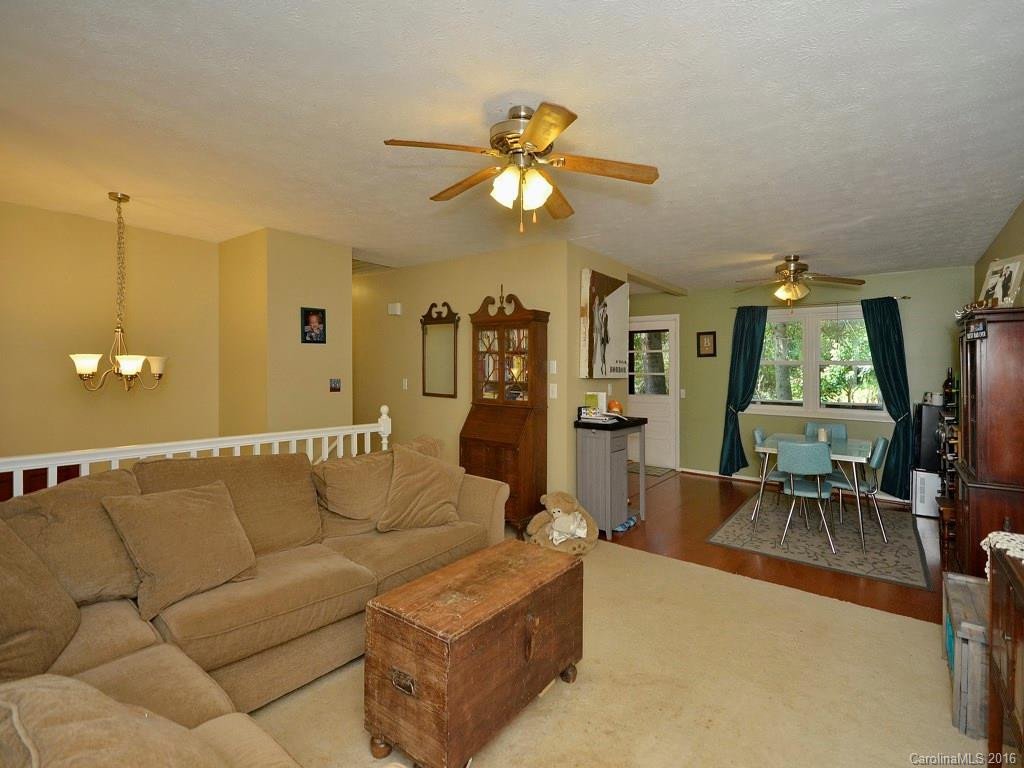 54 Meadow View Drive - Photo 3