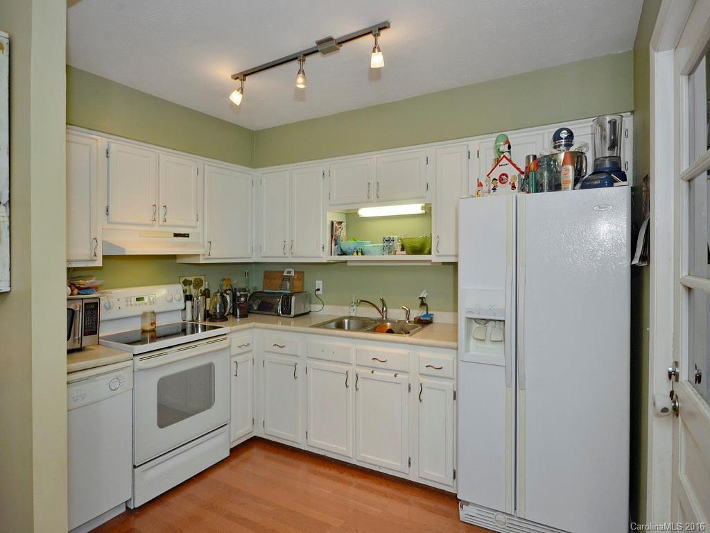 54 Meadow View Drive - Photo 5