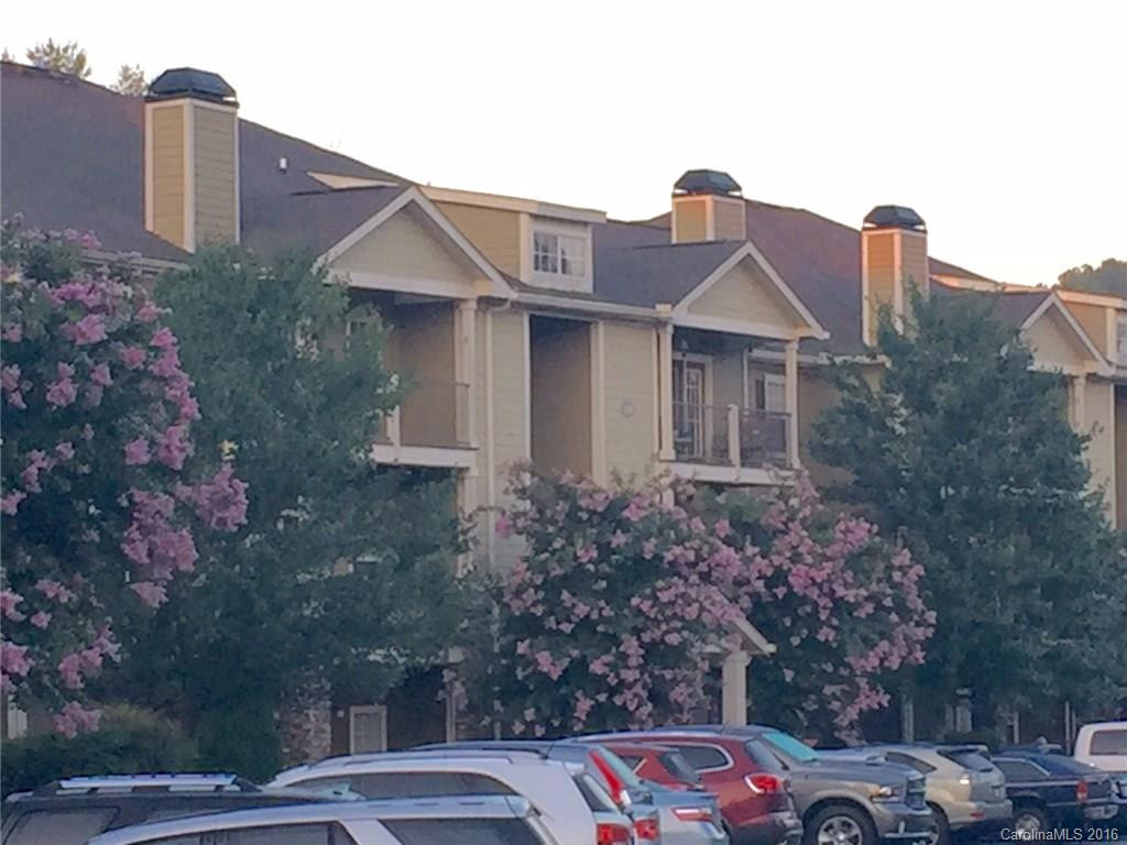 200 Vista Lake Drive #102