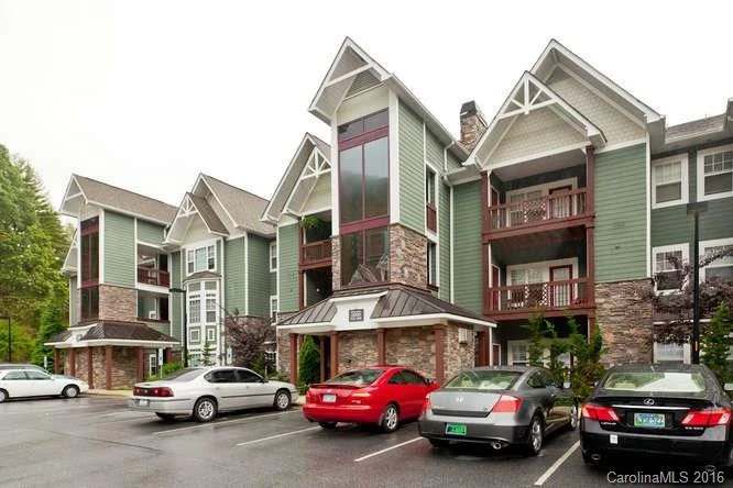 1000 Olde Eastwood Village None #305A