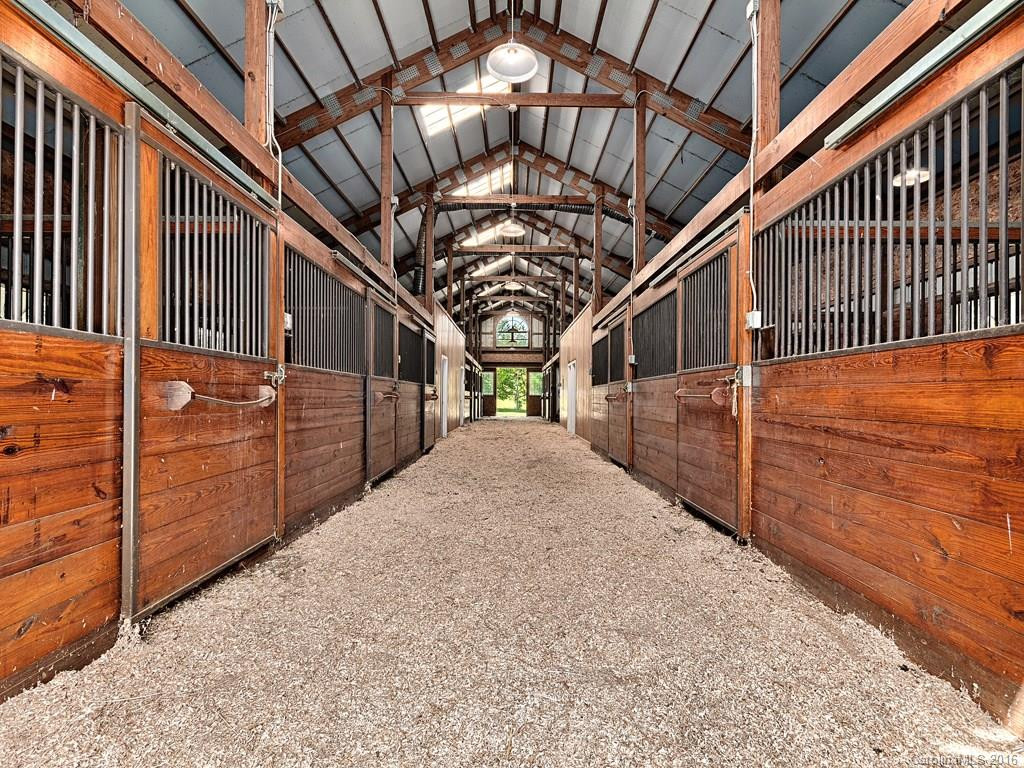 3241 Greenville Highway - Photo 4