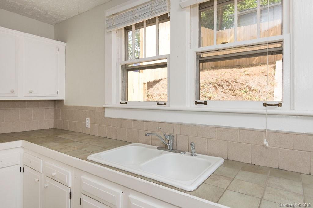 3 Irving Street - Photo 12