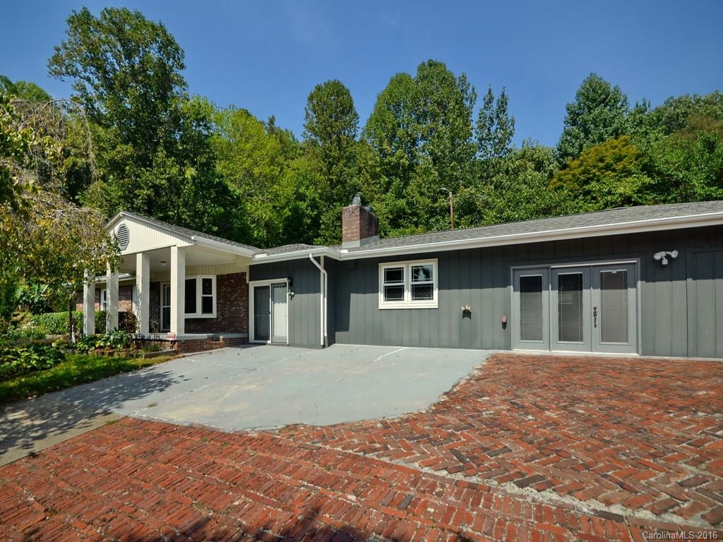 7 Hillview Circle