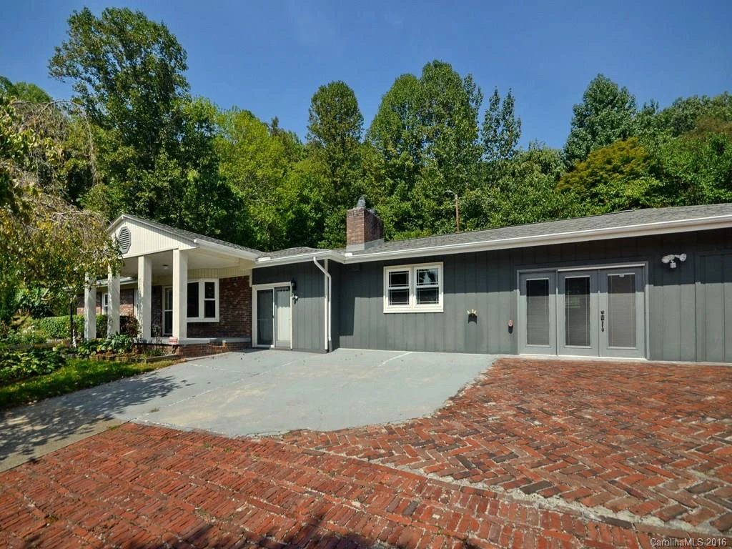 7 Hillview Circle