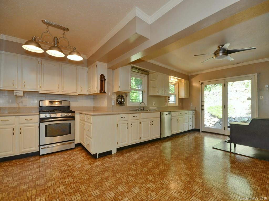 7 Hillview Circle - Photo 2