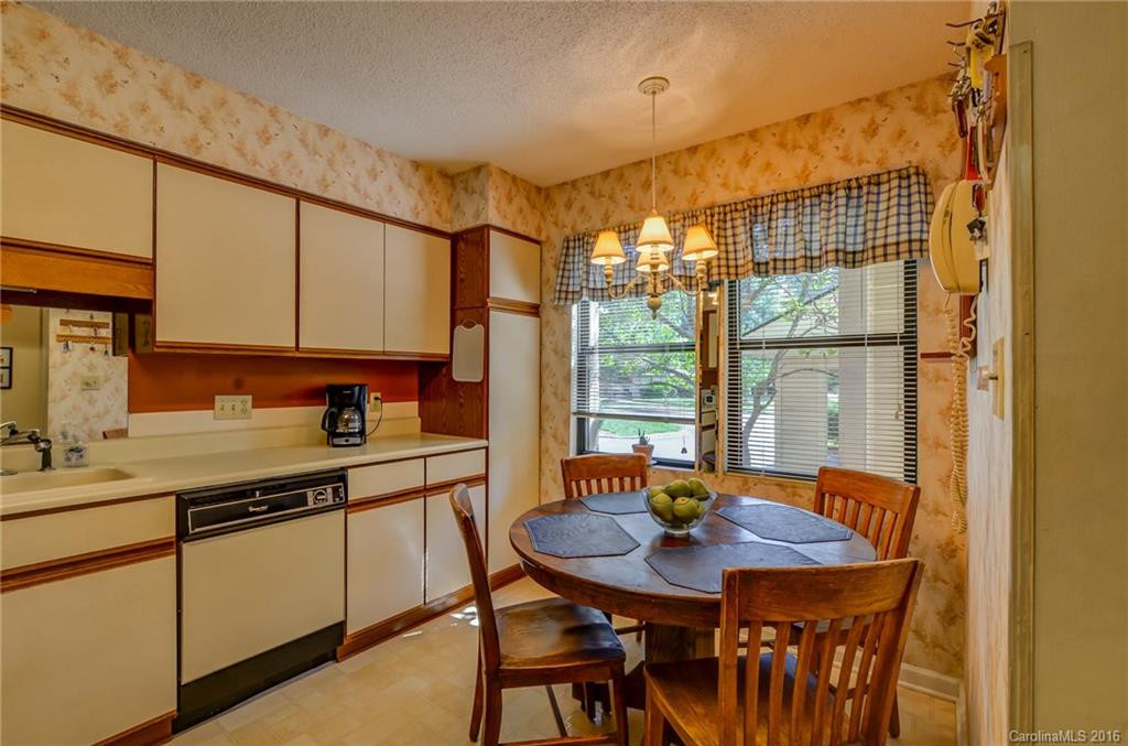 4002 Angelus Circle #4002 - Photo 7