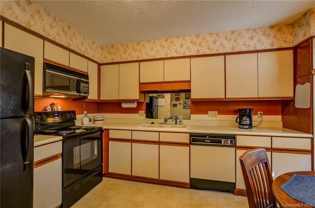4002 Angelus Circle #4002 - Photo 8