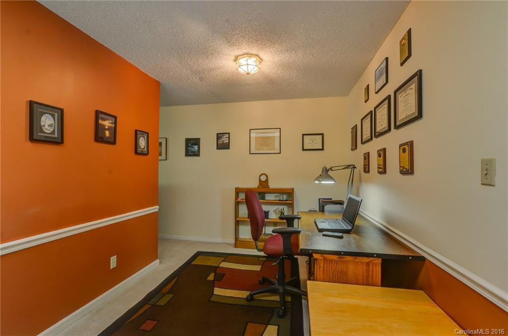 4002 Angelus Circle #4002 - Photo 10