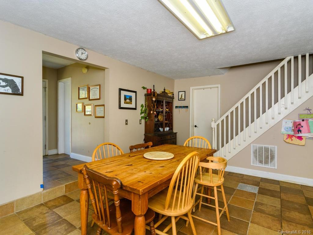 394 Curtis Creek Road - Photo 9